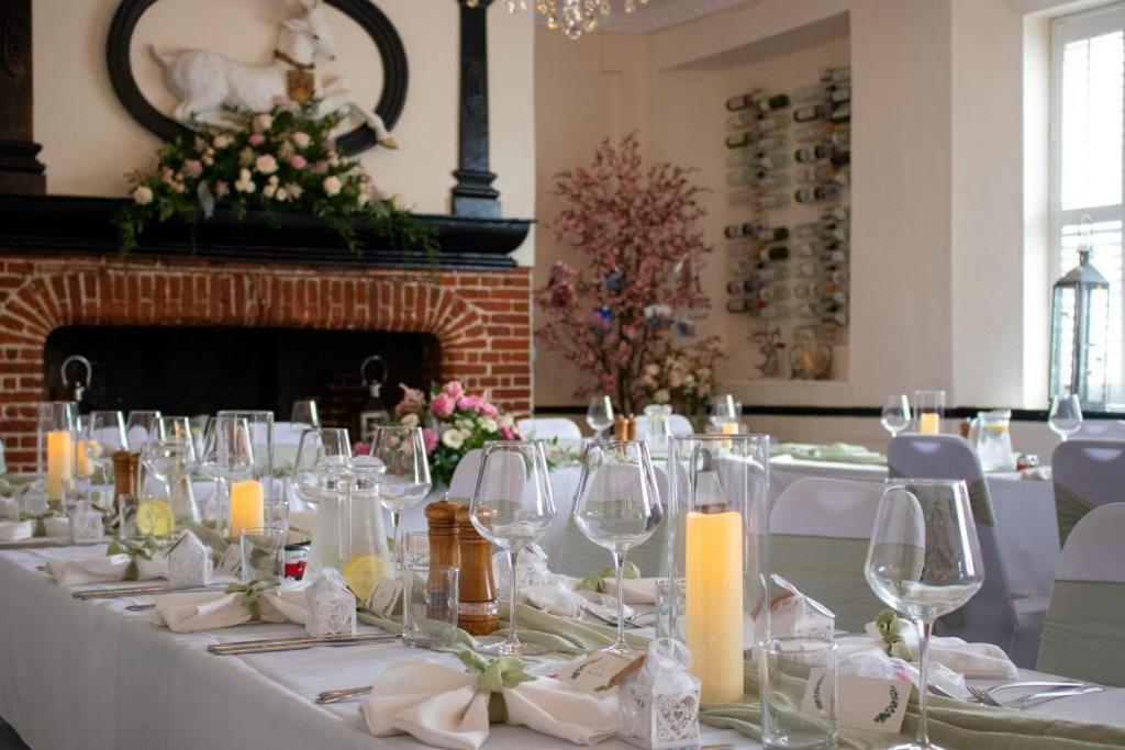 Scole Inn Hotel Diss Bagian luar foto